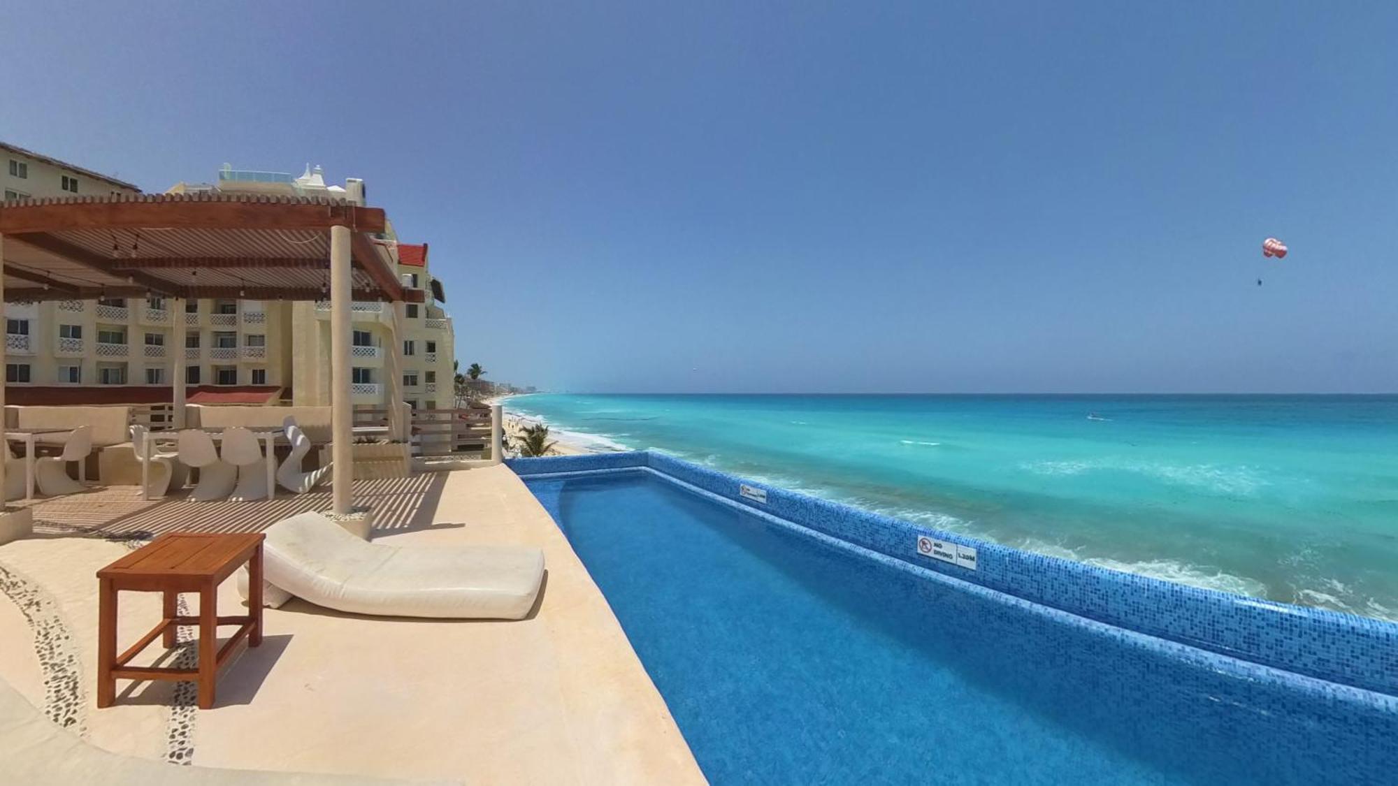 Cancun Plaza Sea View Exterior photo
