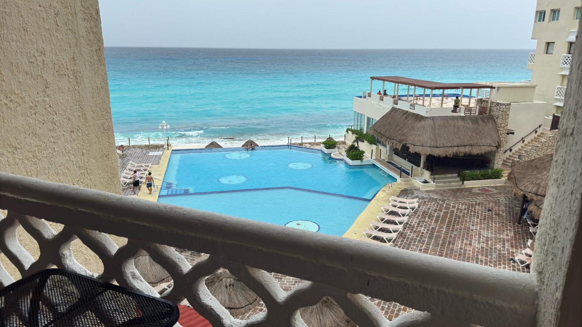 Cancun Plaza Sea View Exterior photo