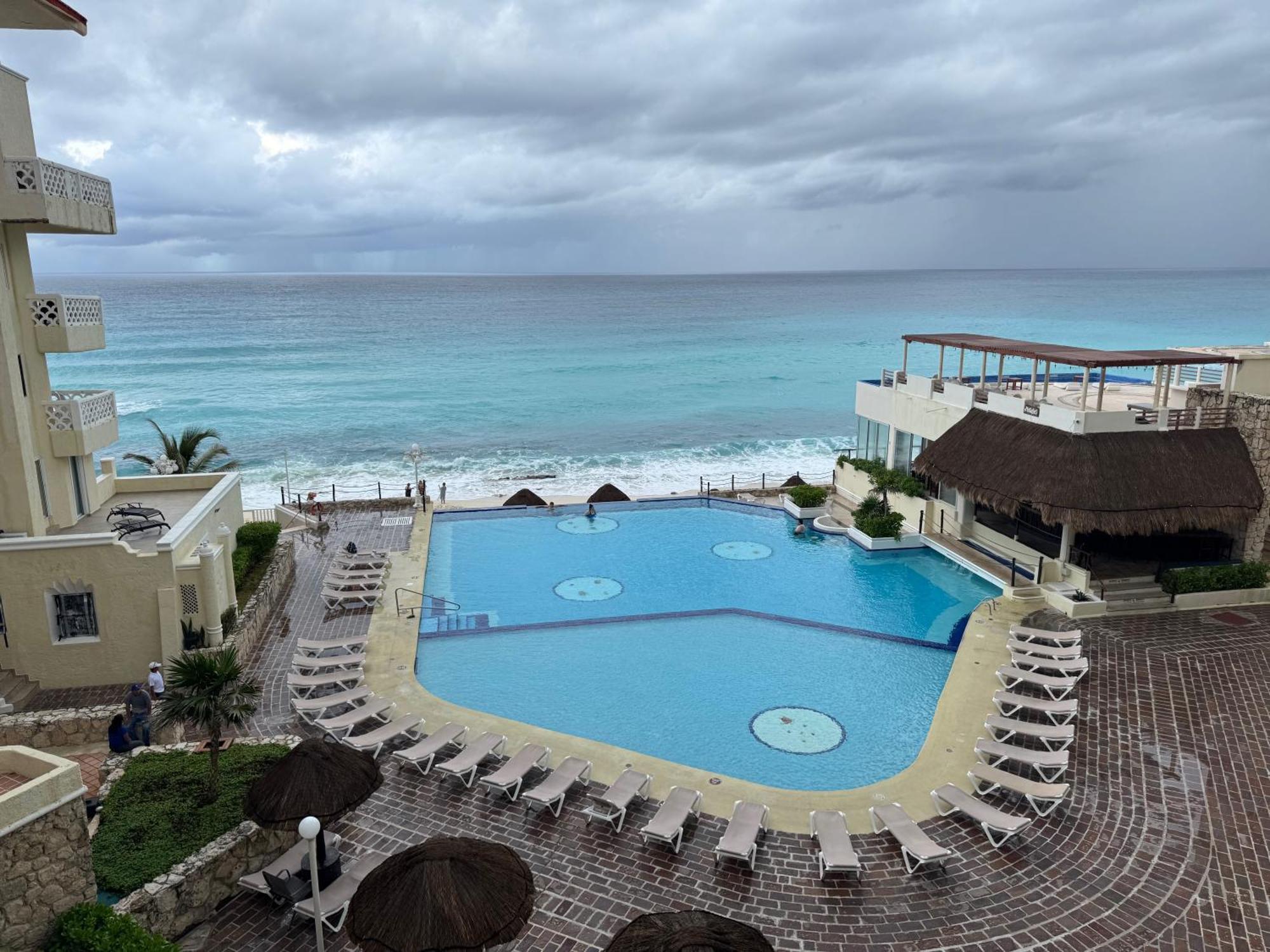 Cancun Plaza Sea View Exterior photo