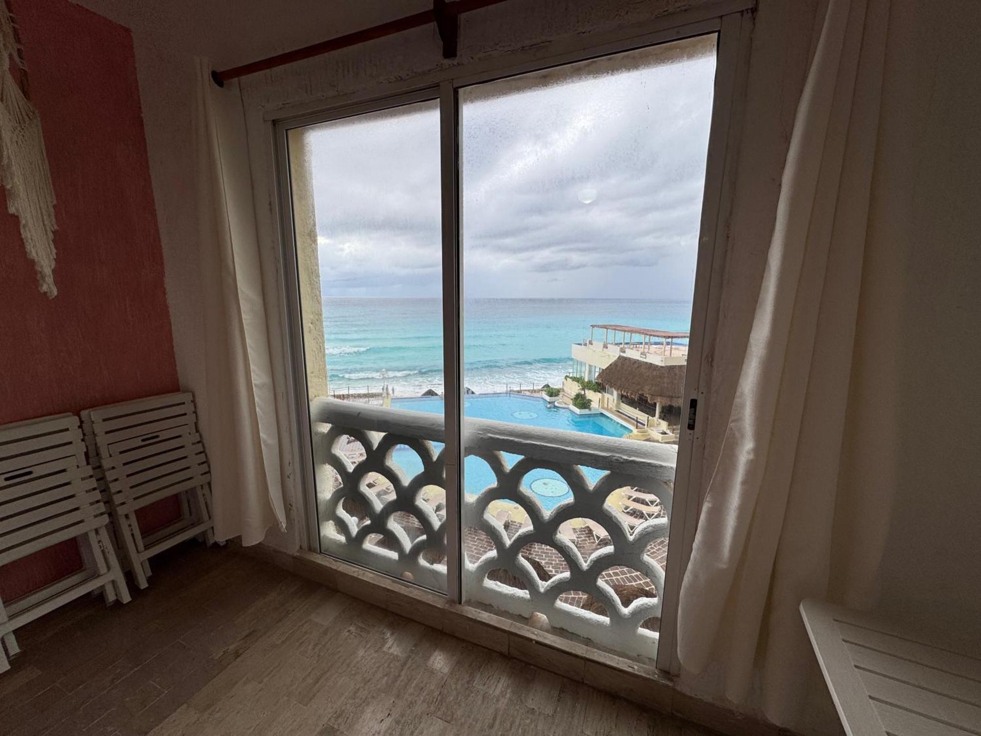 Cancun Plaza Sea View Exterior photo